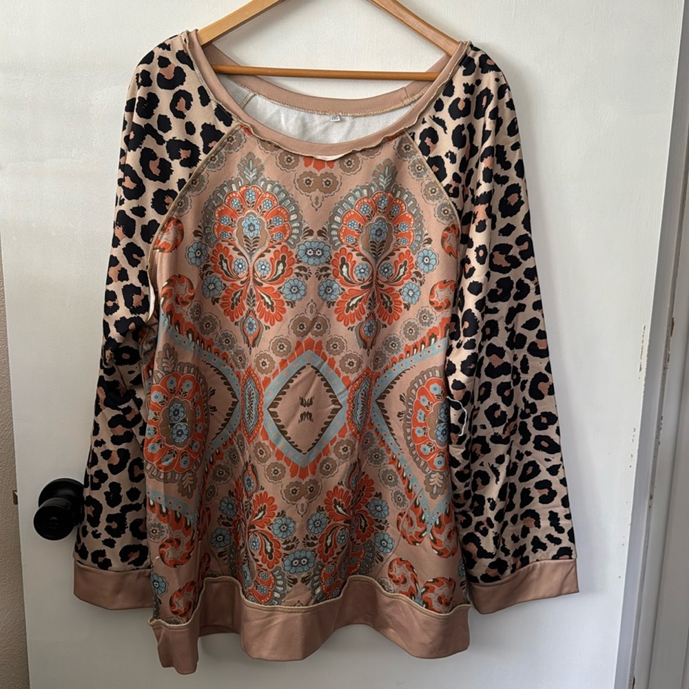 Women’s boutique fleece lined top